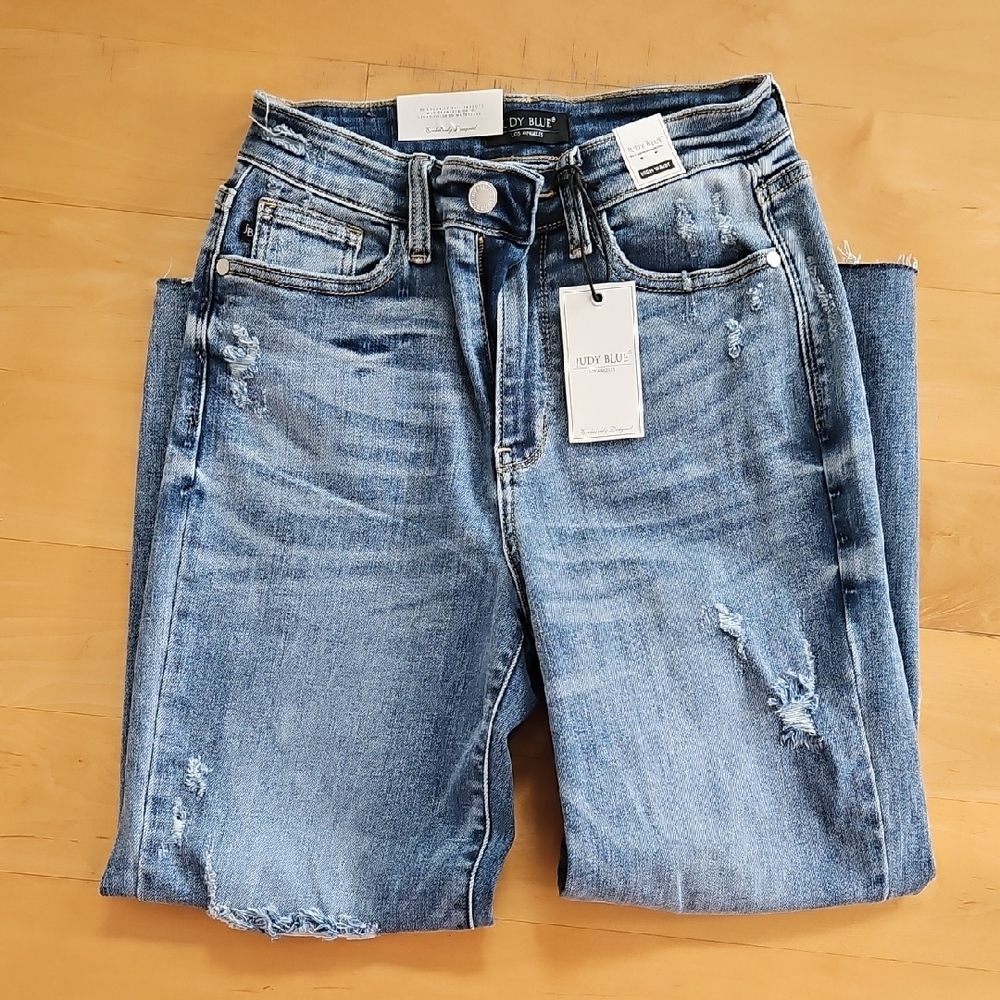 Judy Blue Wide Leg Raw Cut Capri